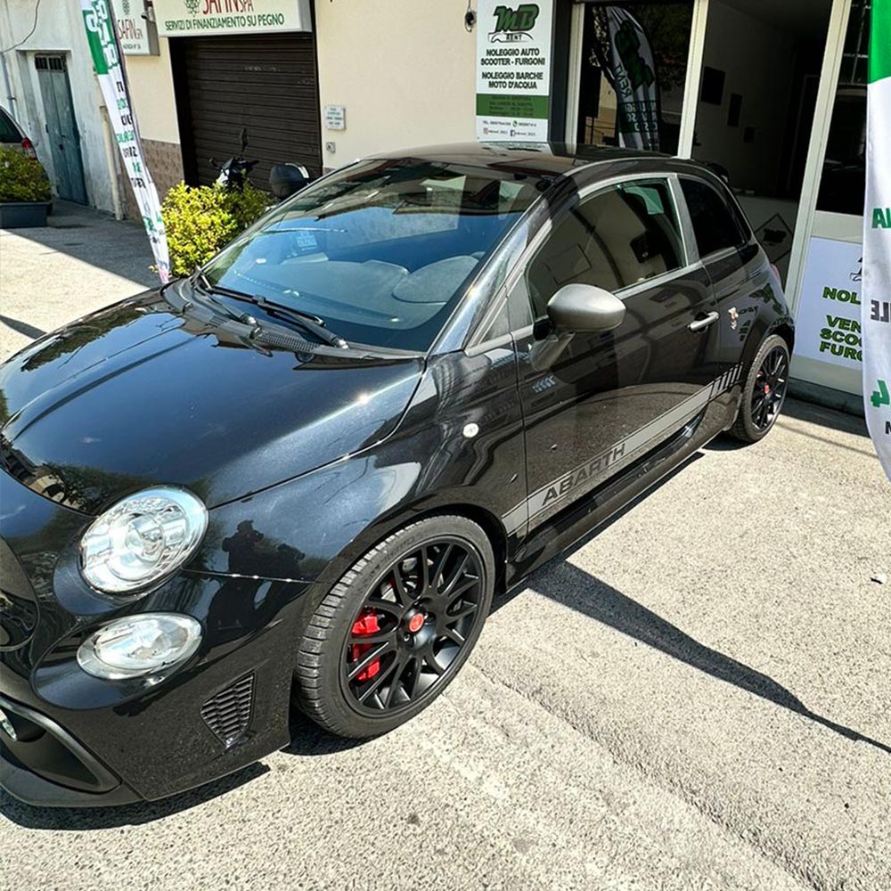 fiat 500 abarth di lato